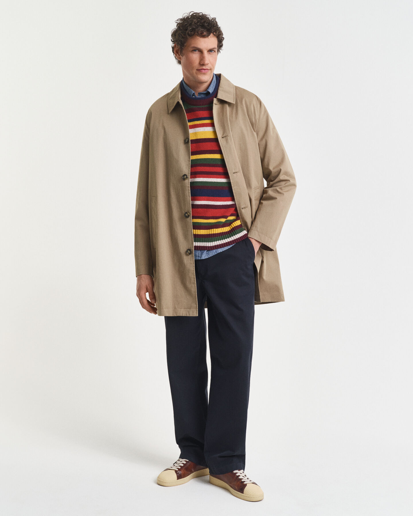 Trui met ronde hals en veelkleurige strepen