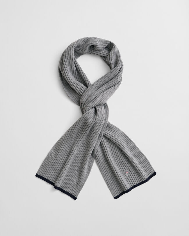 Essential cadeauset met beanie en sjaal