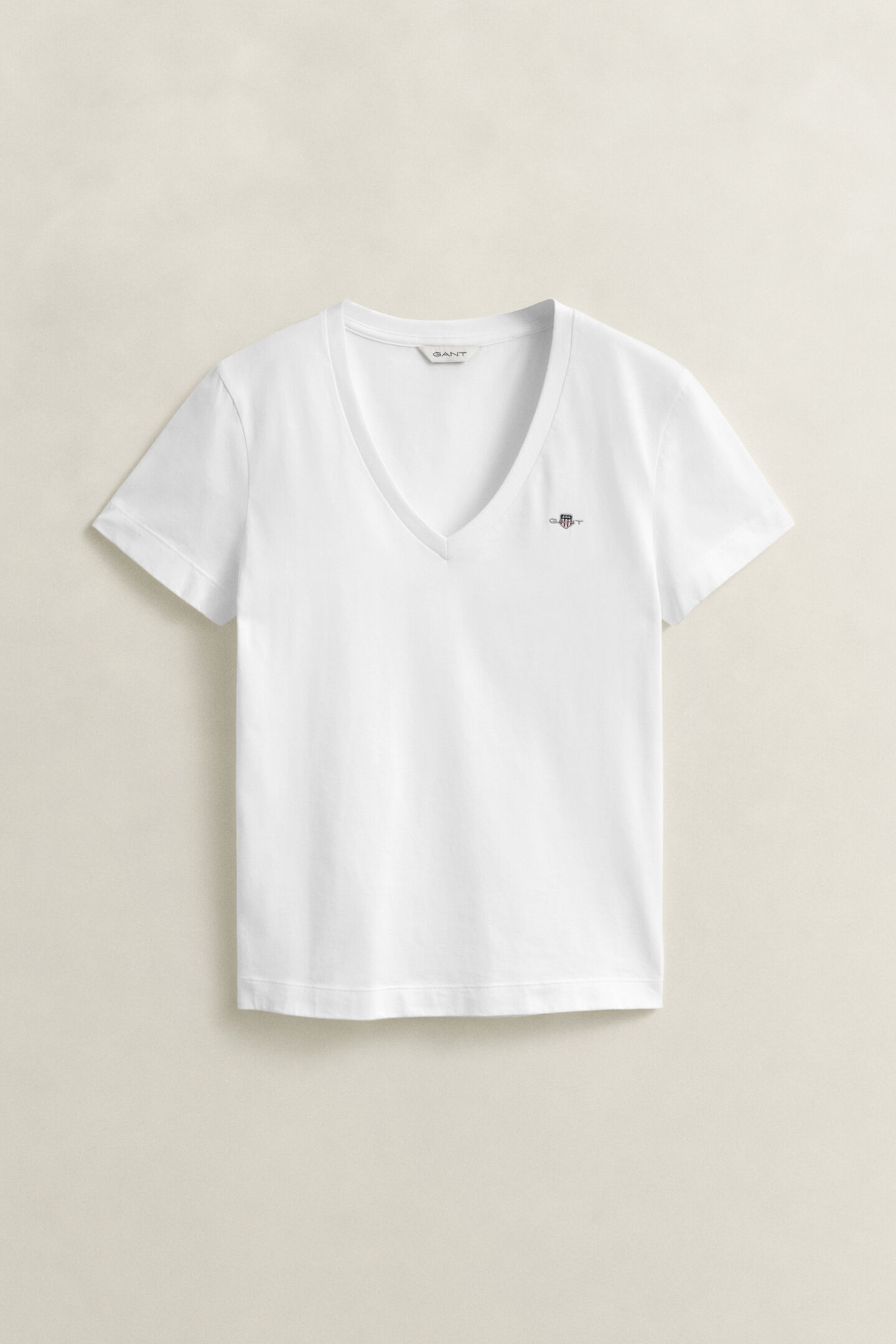 Shield T-shirt met V-hals