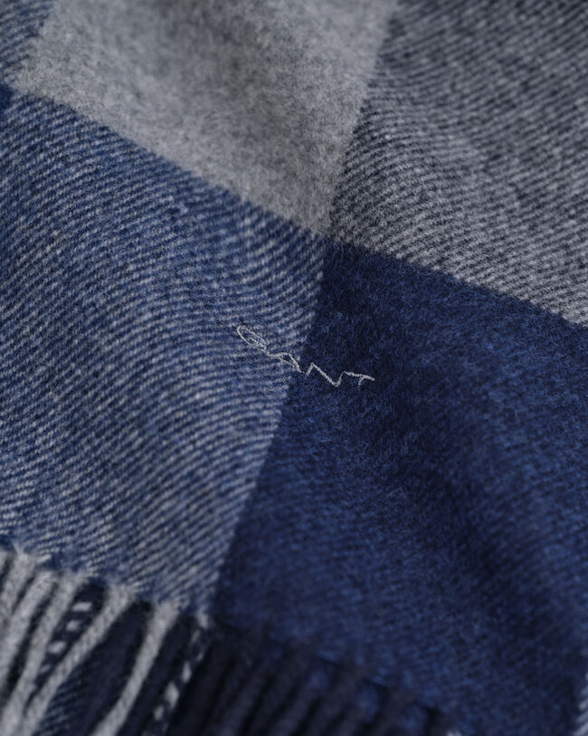 Wollen sjaal met verschillende ruitjes