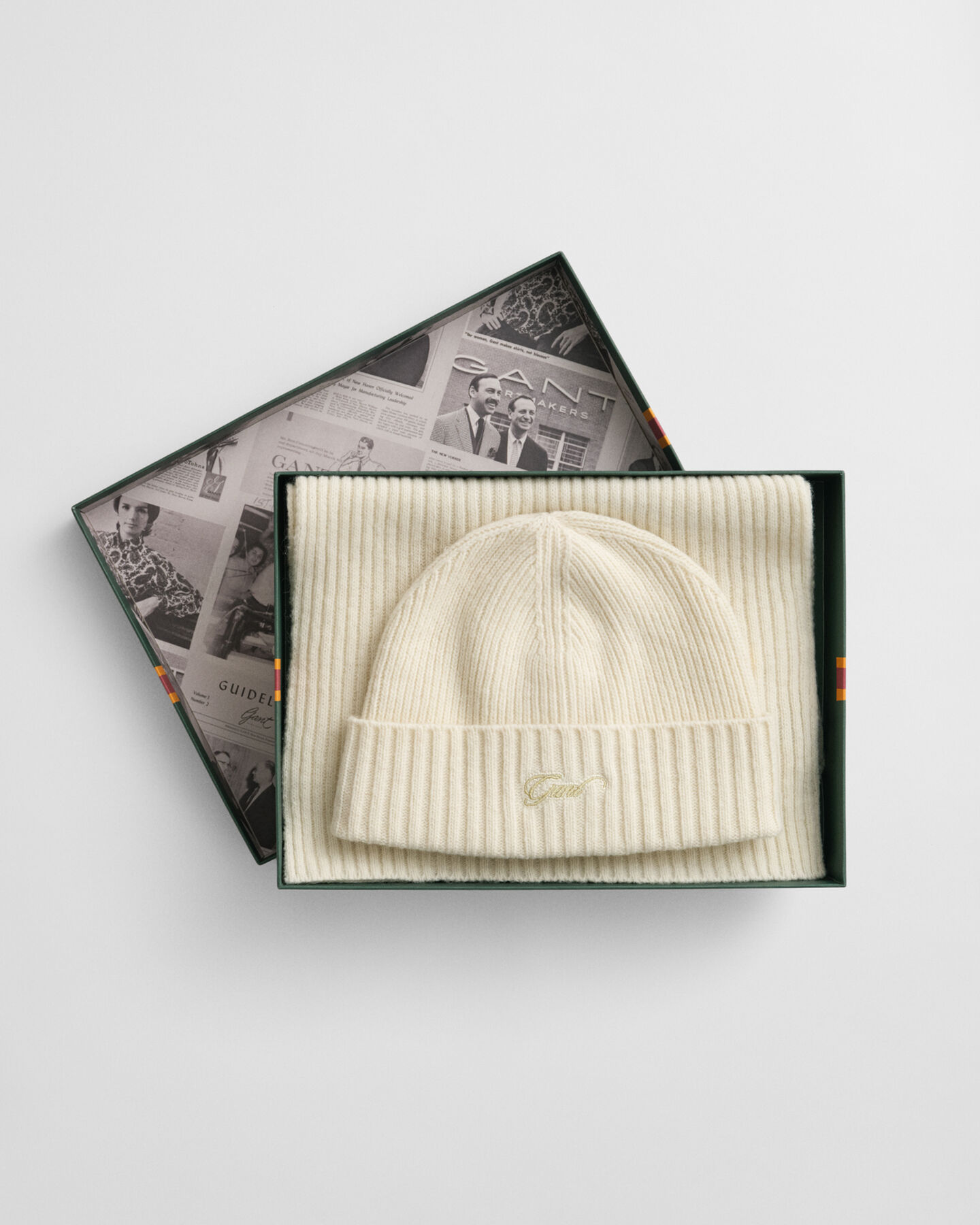 Cadeauset met beanie en sjaal met logo