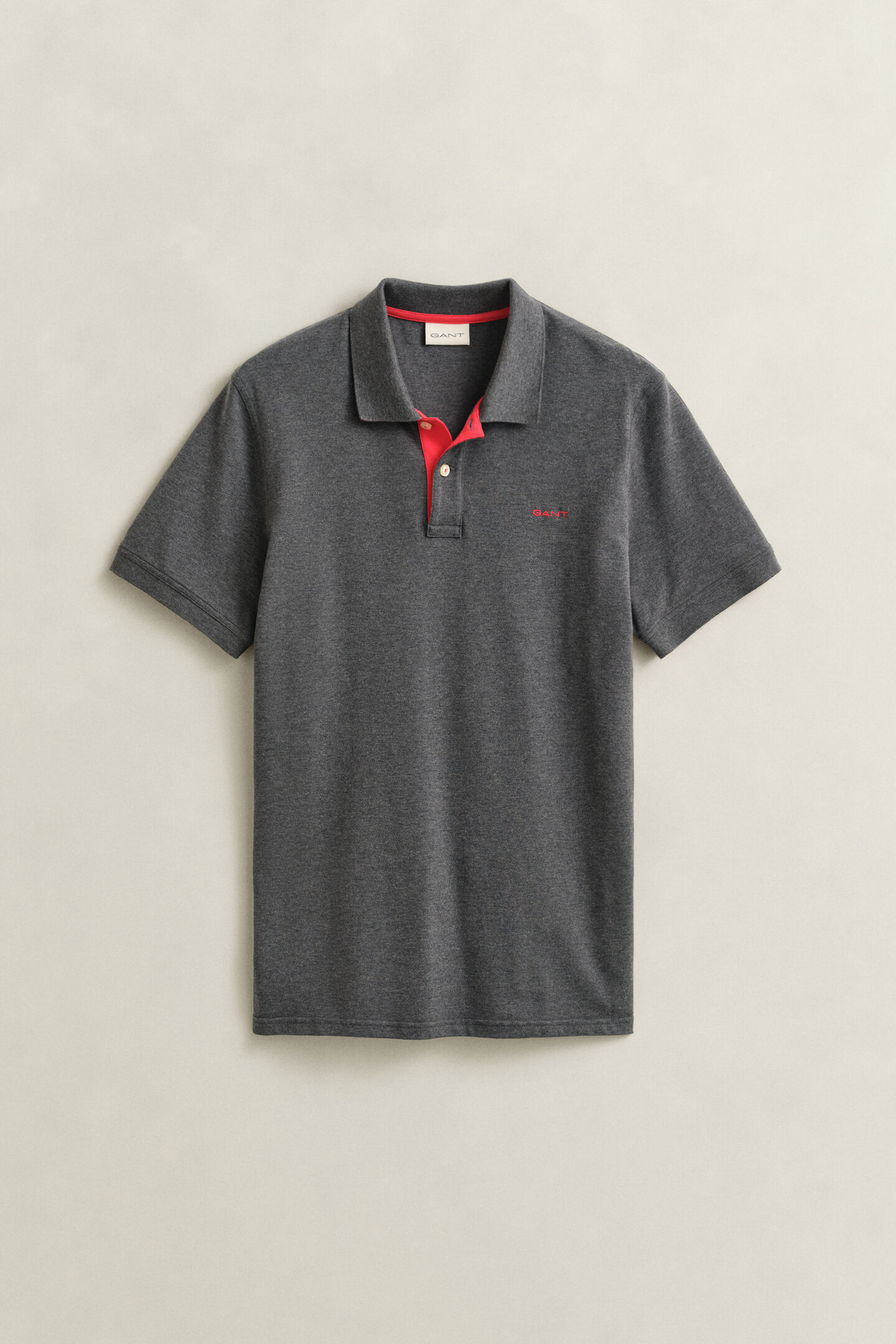 Piqu&eacute; poloshirt met contrasterend detail