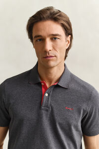 Piqu&eacute; poloshirt met contrasterend detail