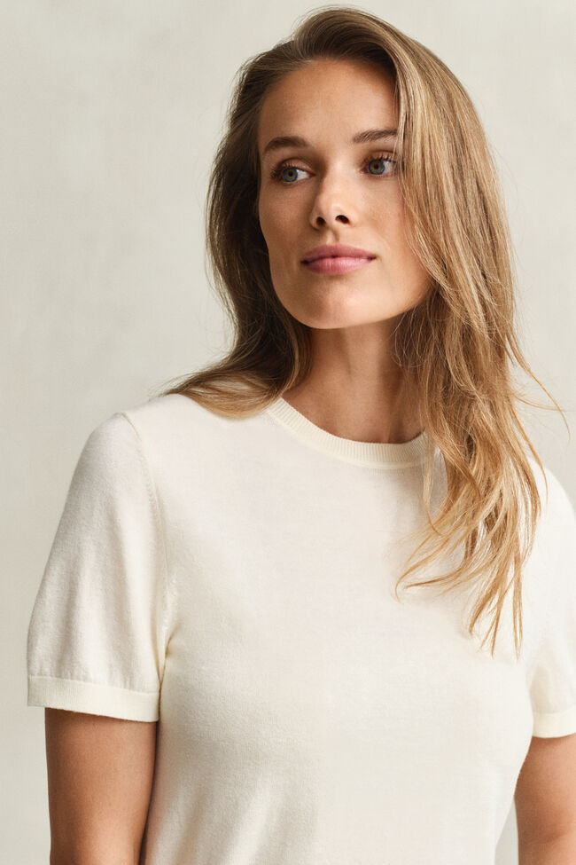 Lichtgewicht trui met ronde hals en korte mouwen