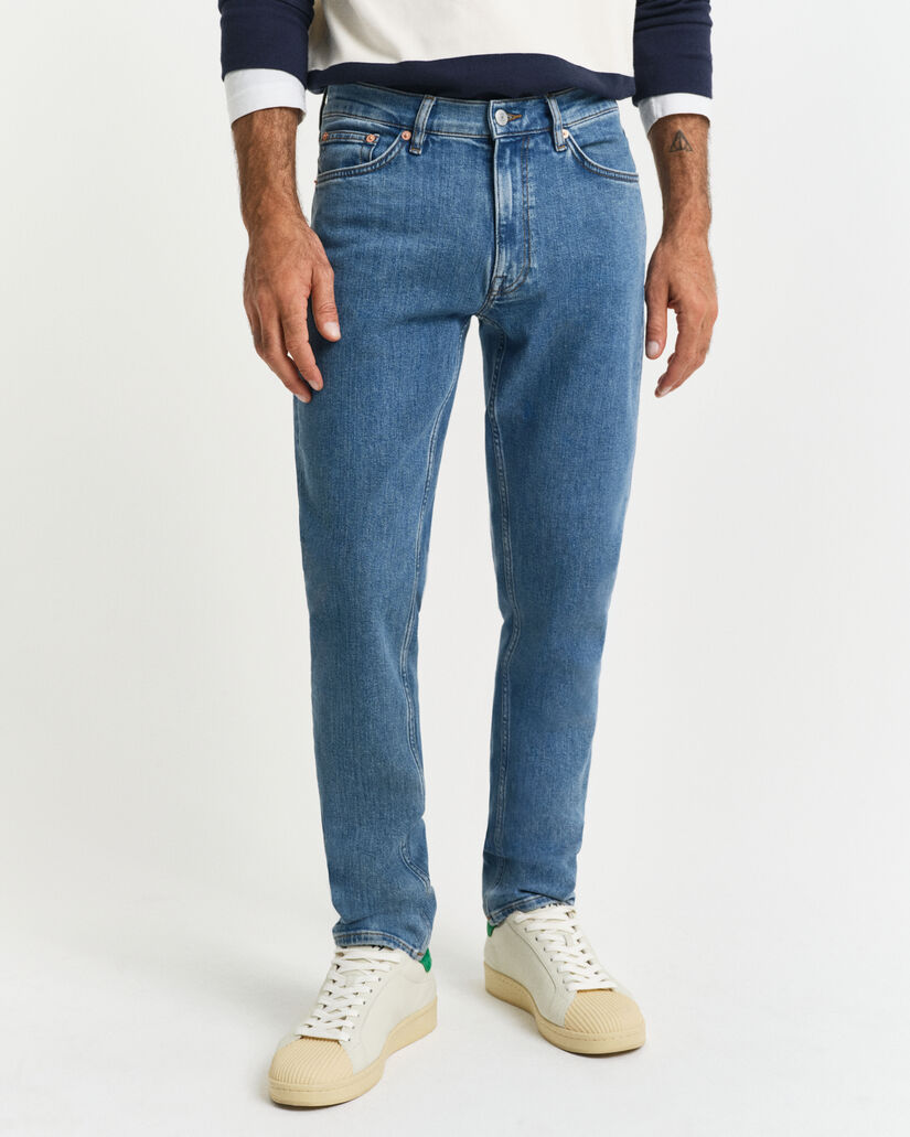 Slim Fit Clean Wash jeans