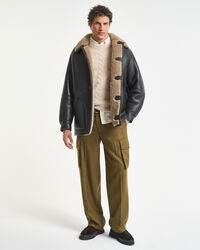 Jack van lamsleer in gedragen look 