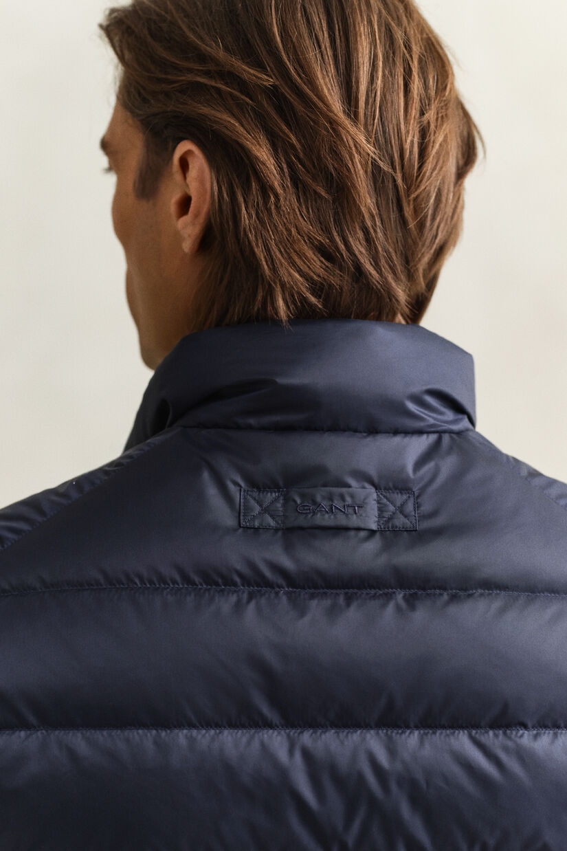 Lichte donsbodywarmer