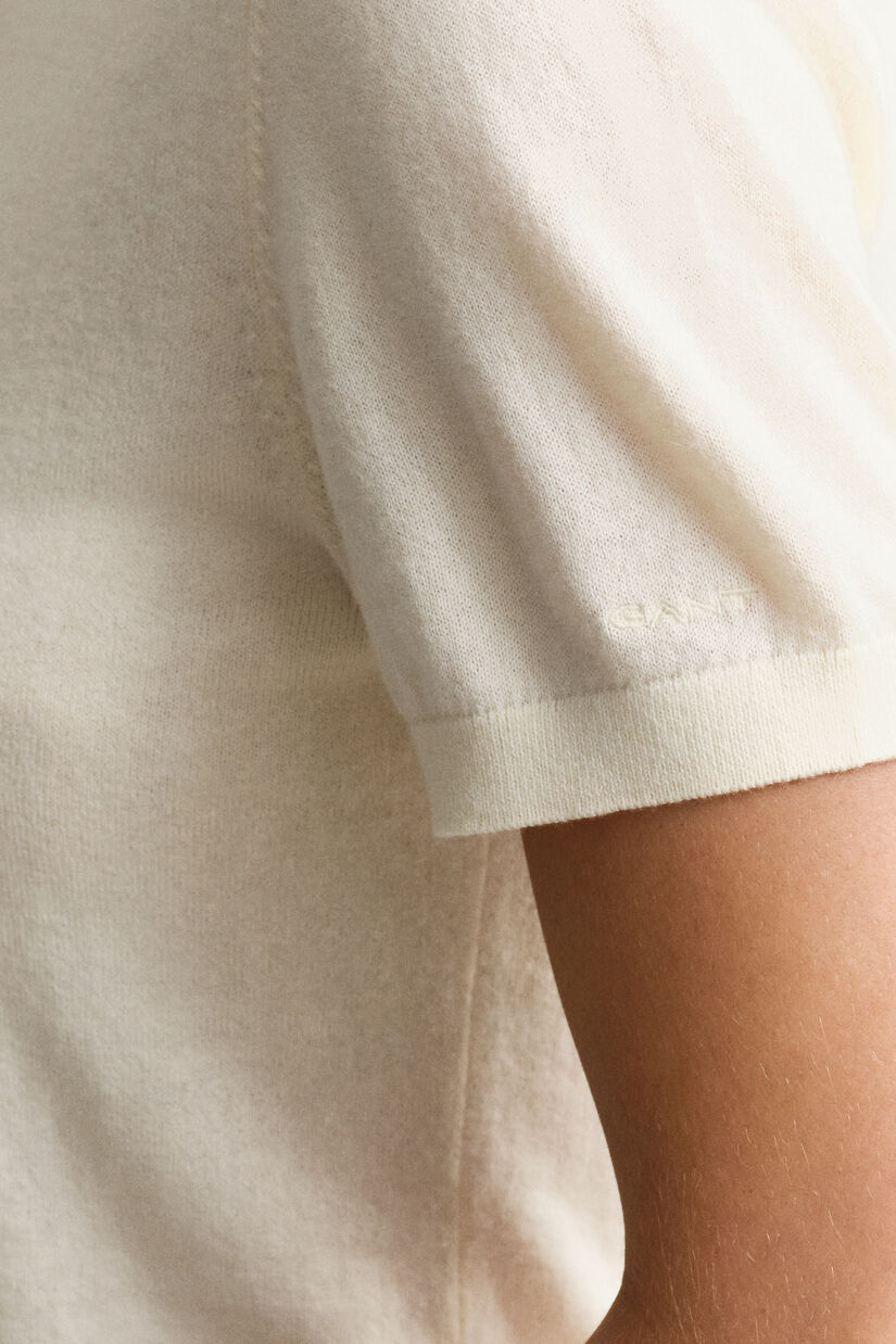 Lichtgewicht trui met ronde hals en korte mouwen