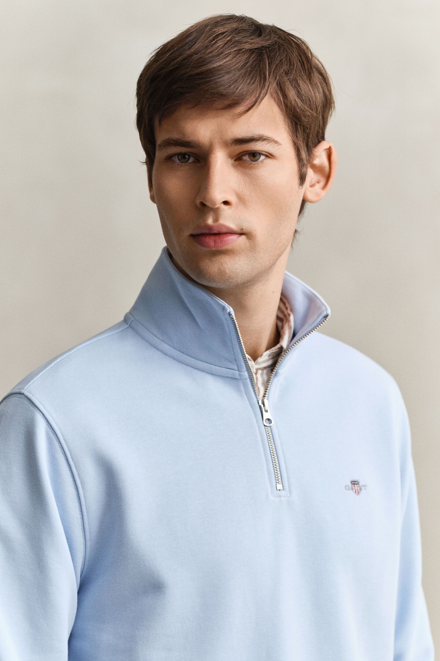 Shield sweatshirt met korte rits