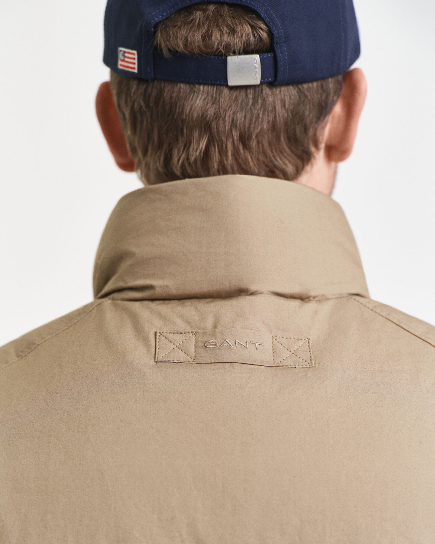 Bodywarmer met halfzware wattering van dons