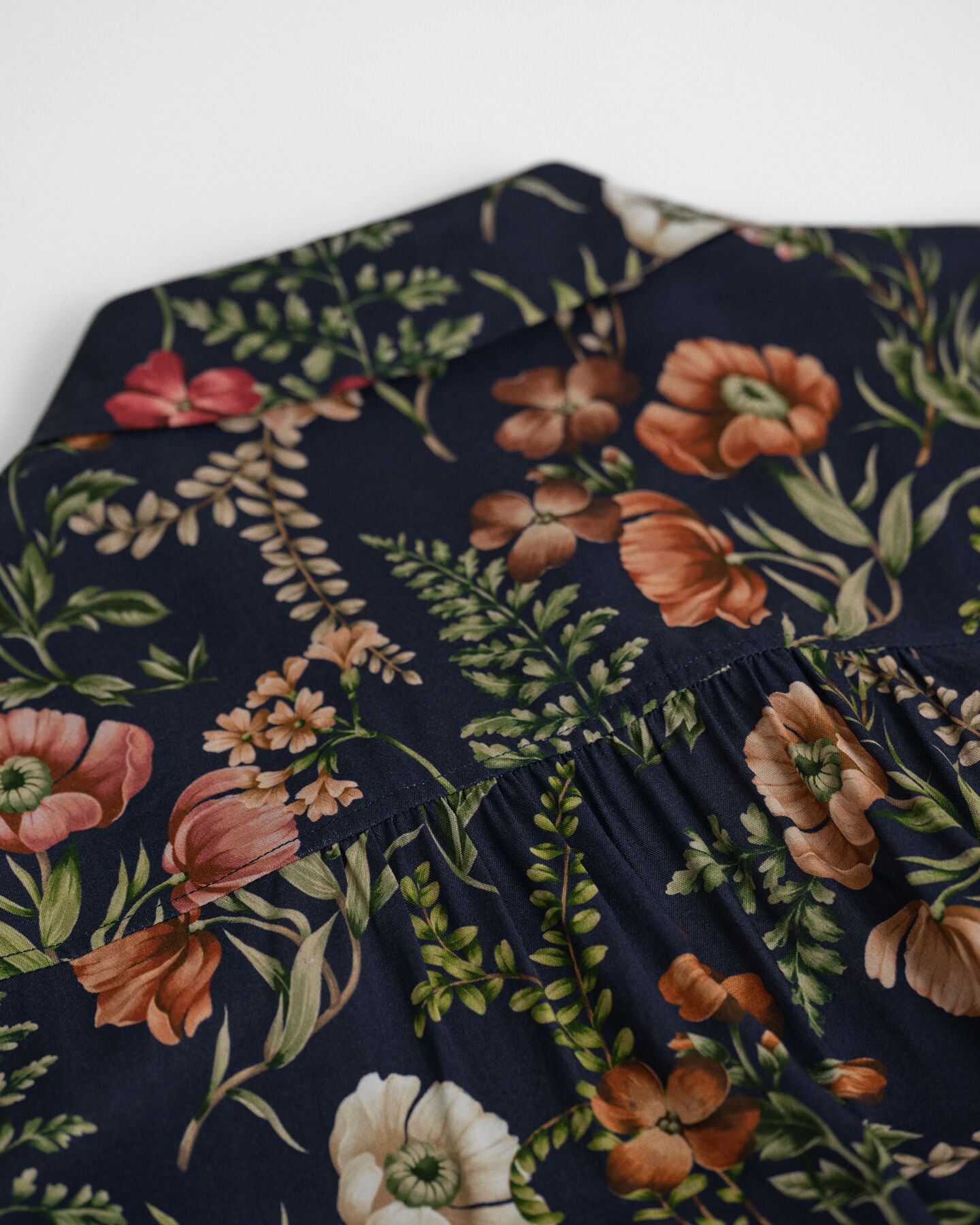 Relaxed Fit overhemd van viscose met bloemenprint